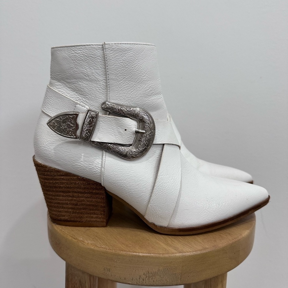 White Western Ankle Boots with Buckle - Picture 3 of 8